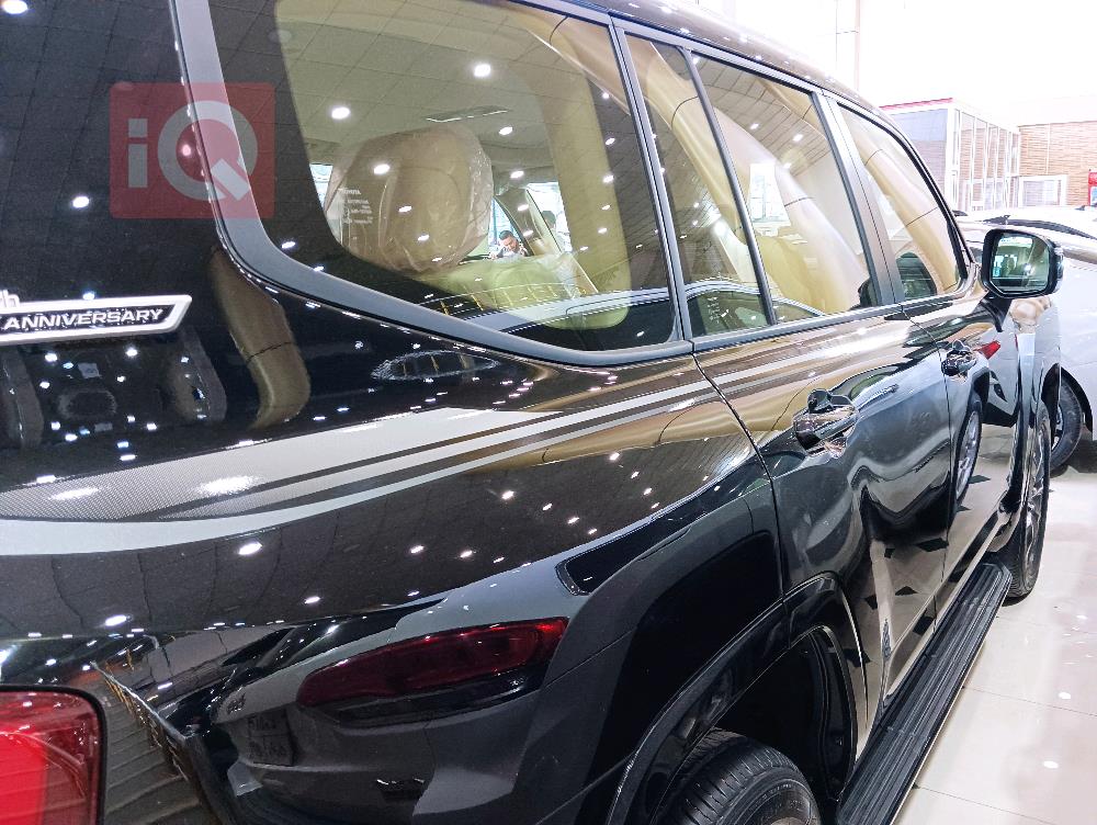 تۆیۆتا لاند کروزەر